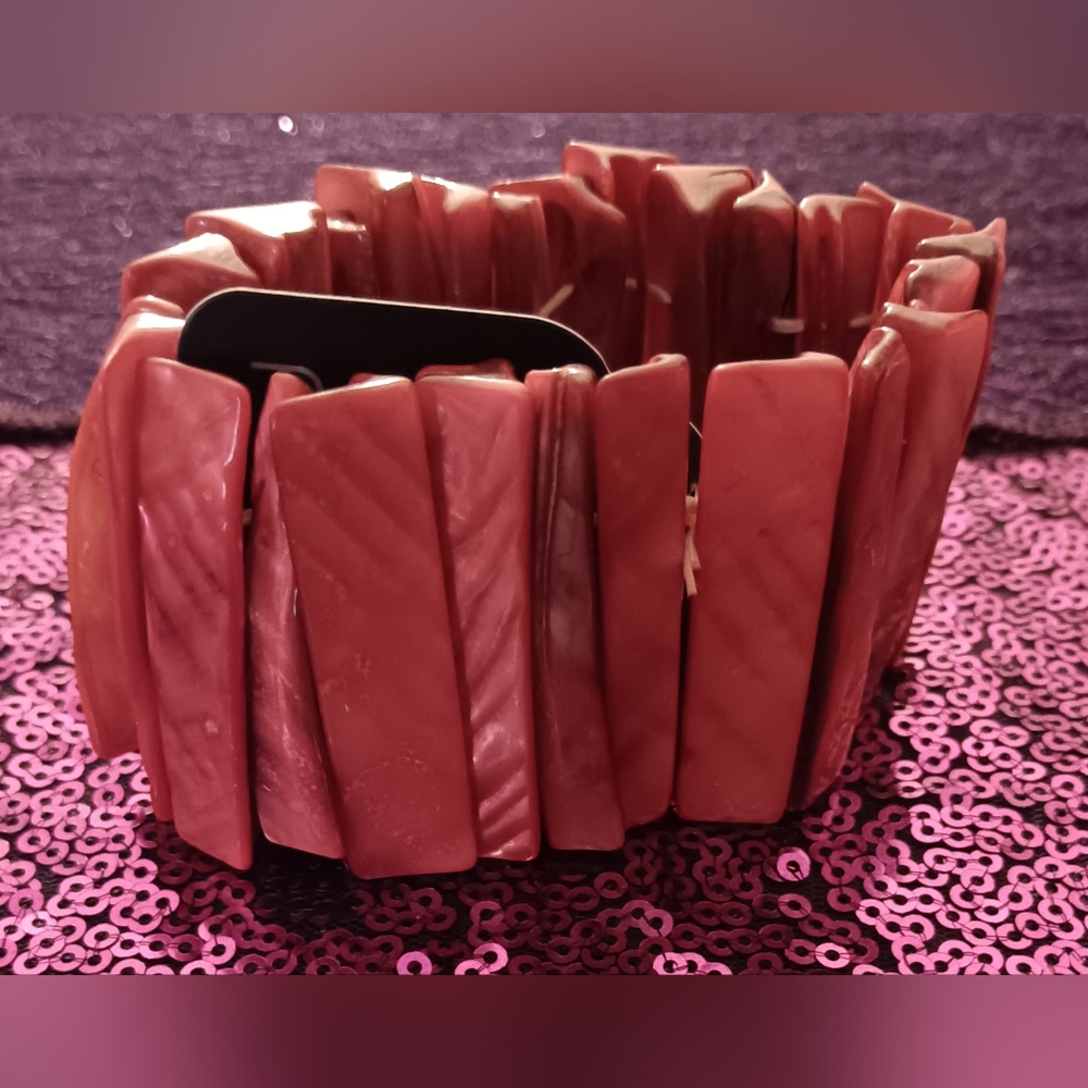 Elegant Pink Bracelet